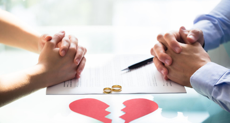 couple getting divorce
